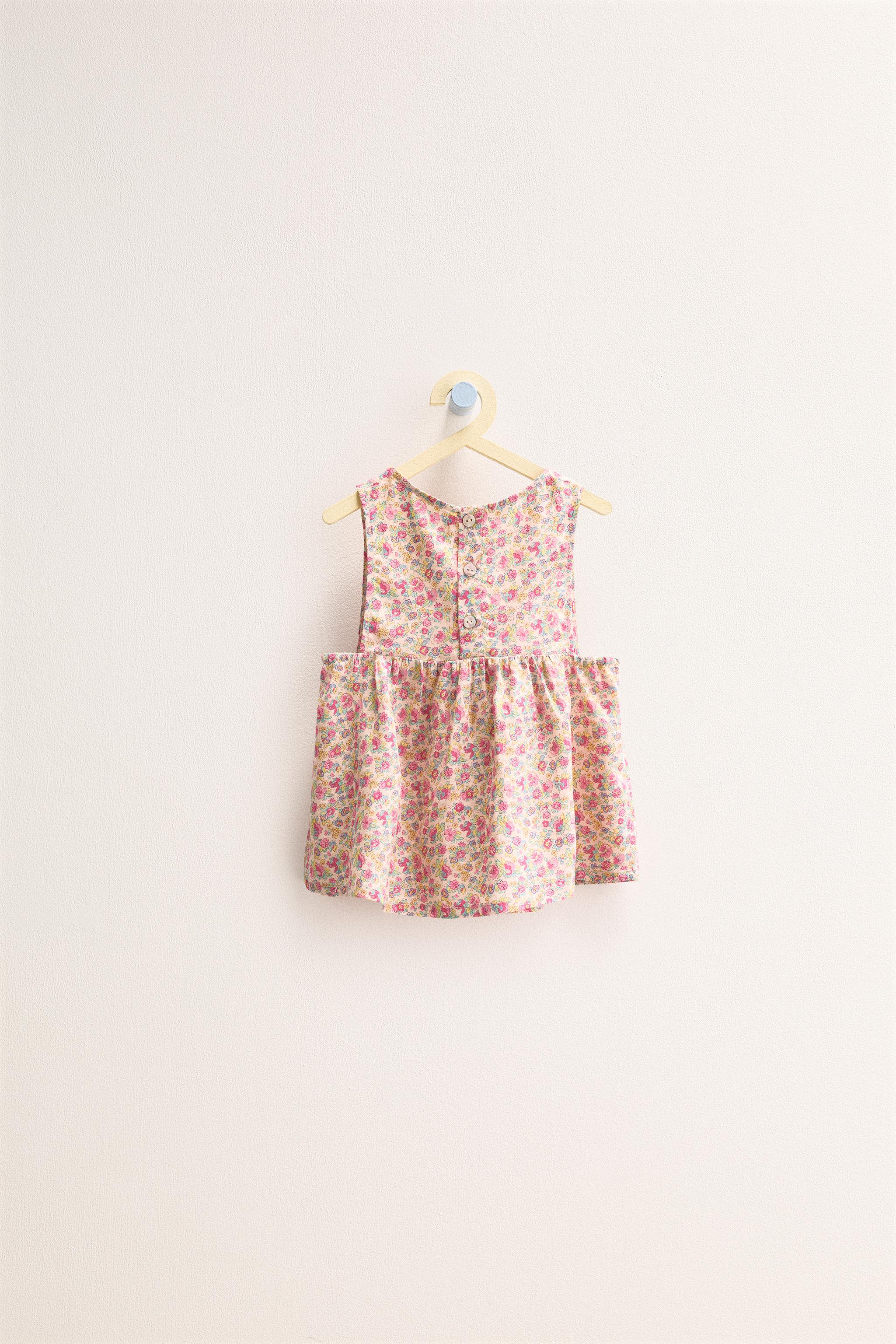 ZARA TIMELESS - HAUT À FLEURS AVEC LIN